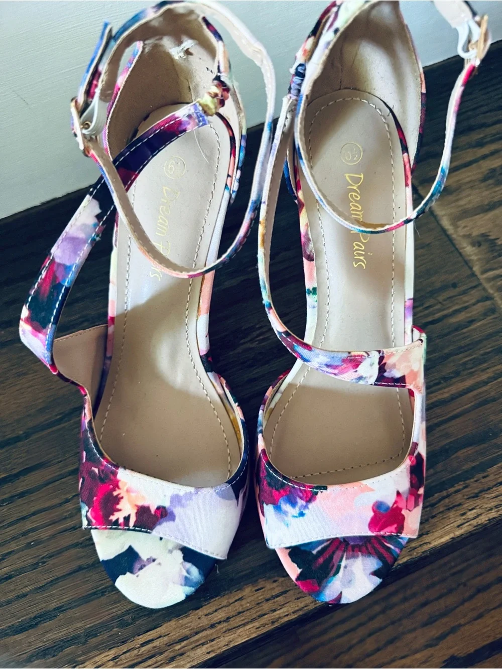 Dream Pairs Floral Strappy Heels – Size 6.5